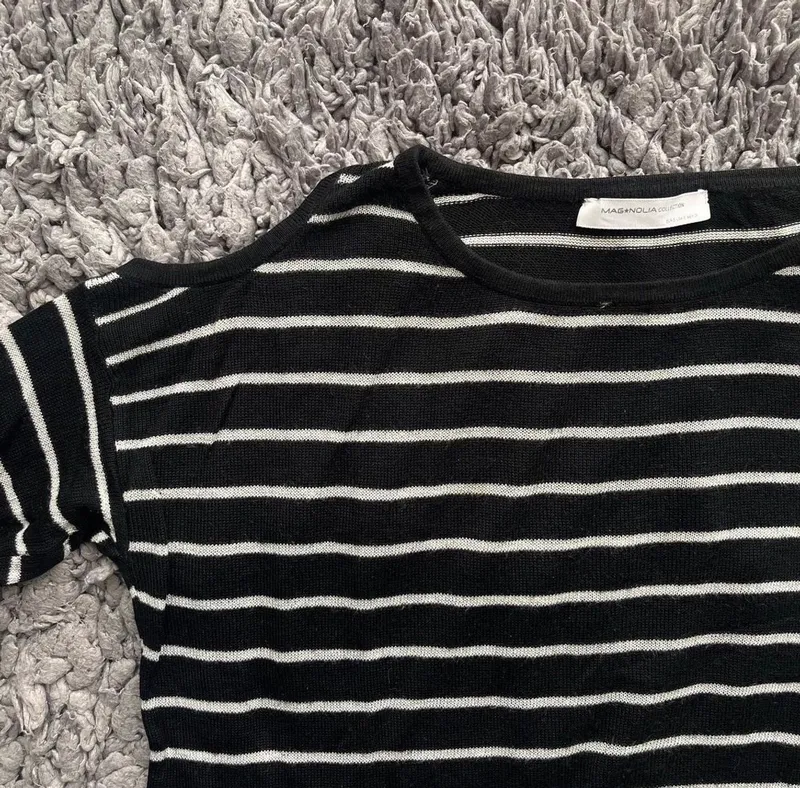 Minimalist Casual Sweater Wanita white black photo 1