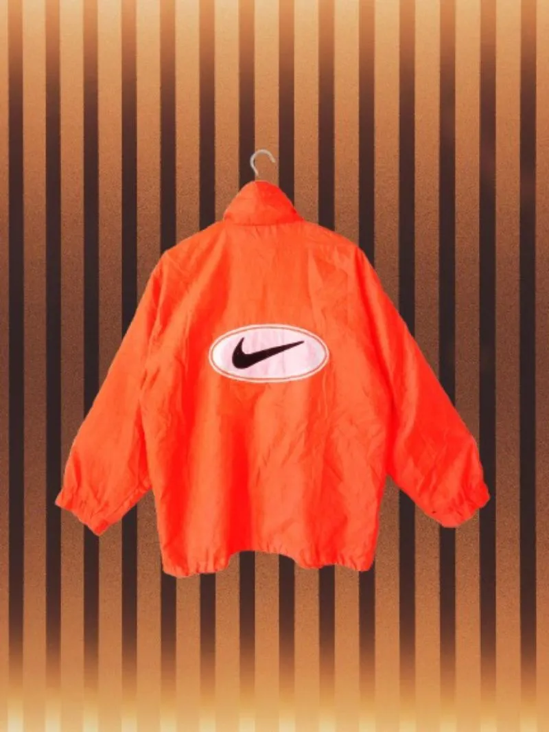Winbreaker Nike big logo photo 1