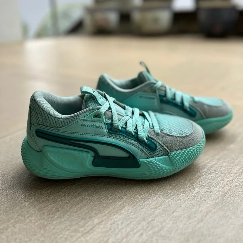 Sepatu basket anak PUMA photo 1