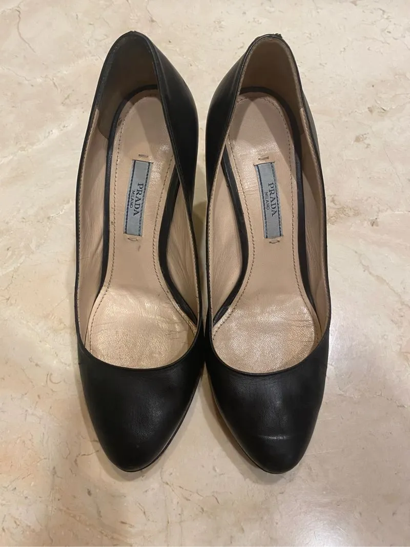 PRADA Patent Leather Pumps photo 1