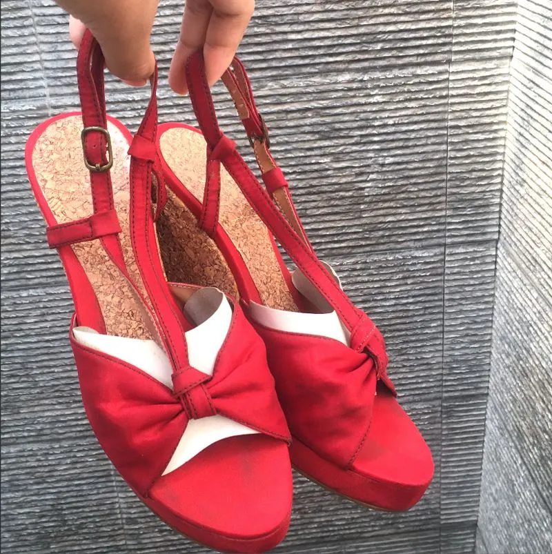 Red Wedges  photo 1