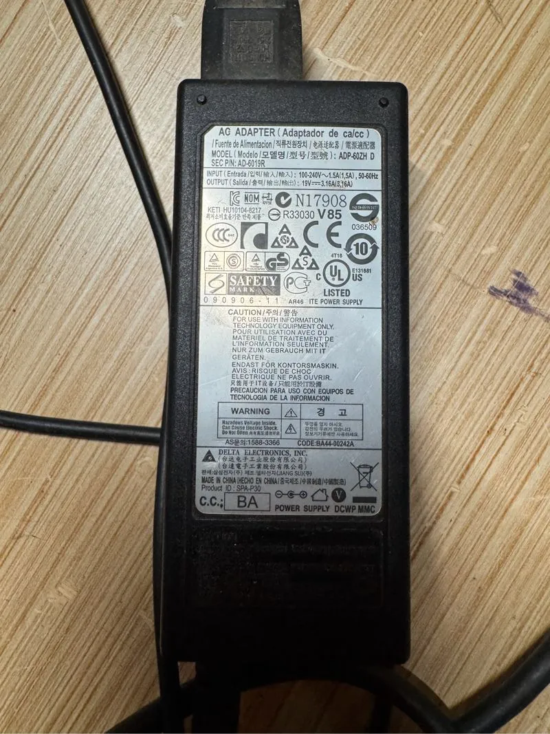 Adaptor Power Laptop Samsung Versi Original photo 1