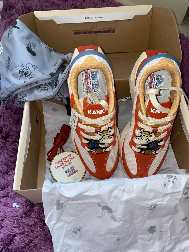 Sepatu kanky klasik One Piece Tahi Lalats Red Beige photo 1