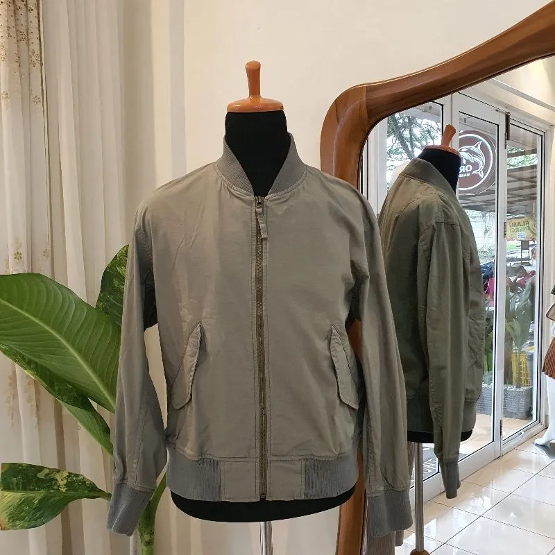 JAKET PRIA GU photo 1