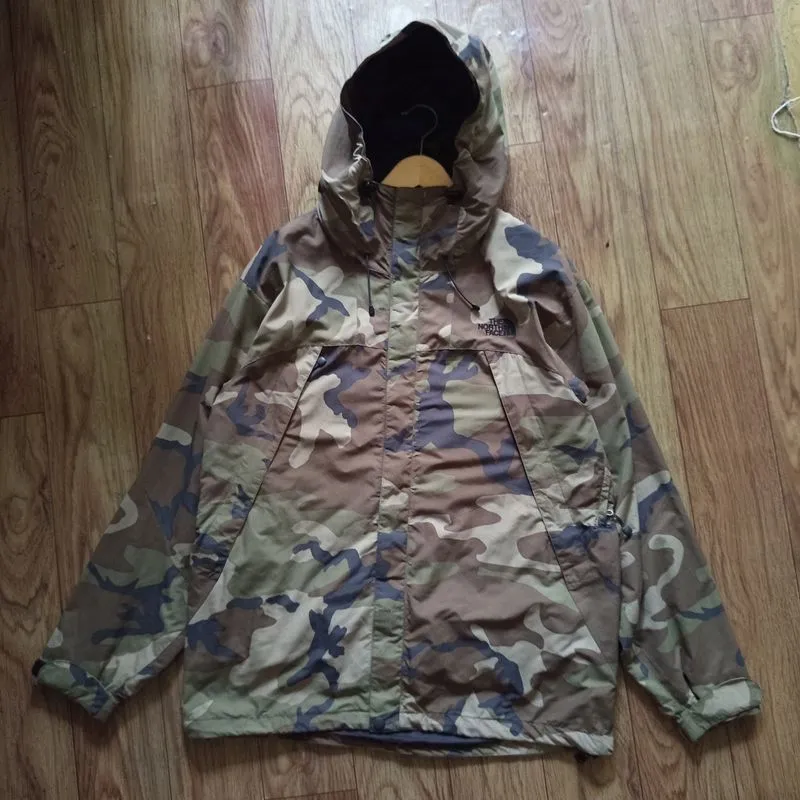 THE NORTH FACE CAMO SNOWBOARDING photo 1