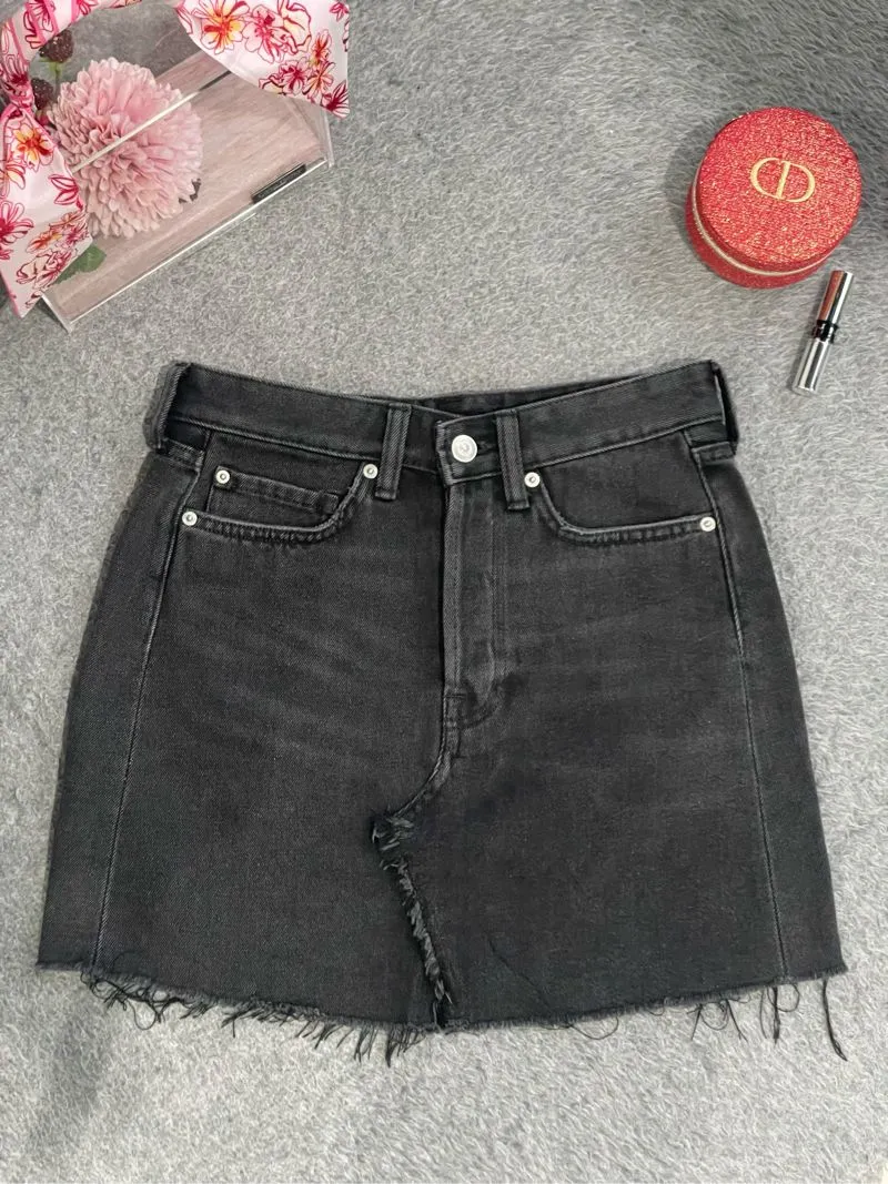 H&M Mini Skirt photo 1