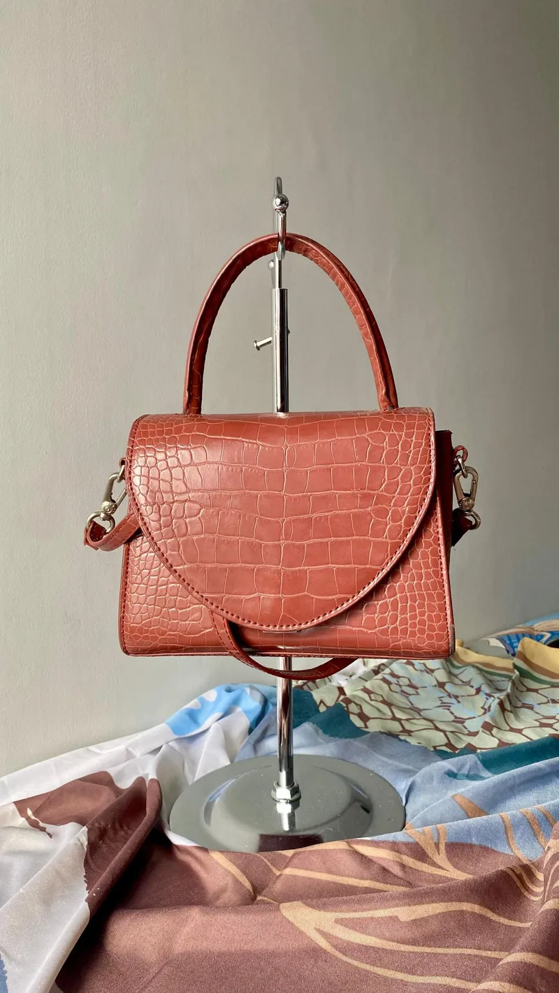 Charles and Keith Casual Handbag Wanita brown photo 1