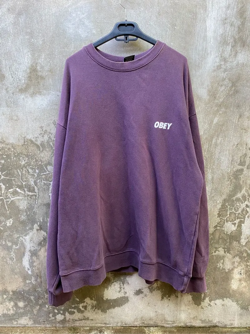 OBEY crewneck photo 1