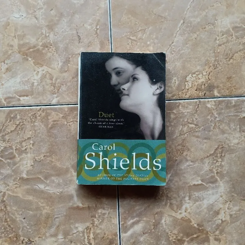 Preloved Novel Ori Eng Pulitzer Prize: Duet by Carol Shileds photo 1