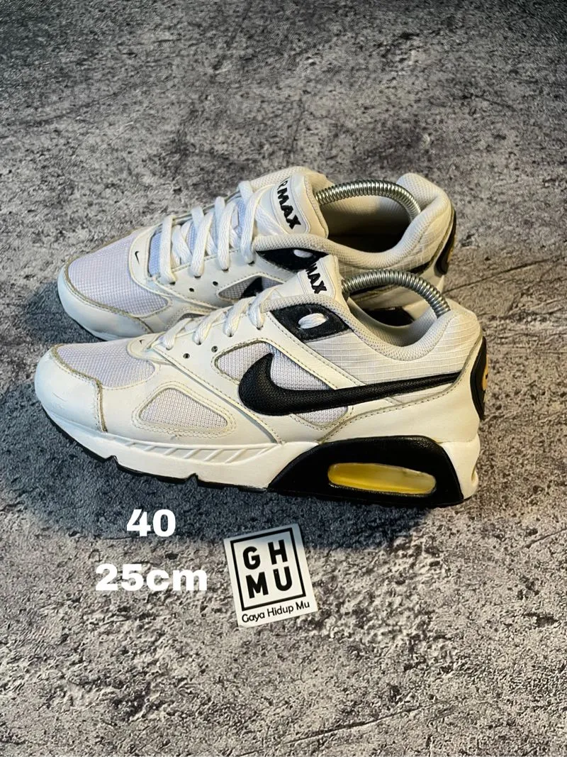 Nike Airmax Evo White Black photo 1