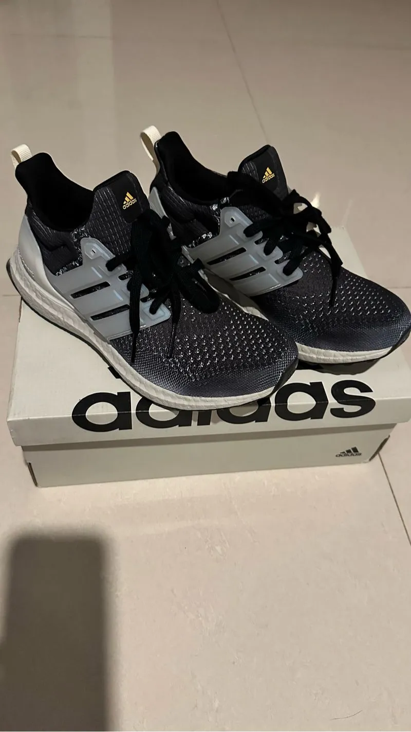 NEW! Adidas Ultraboost Mirage Size 39 1/3 photo 1