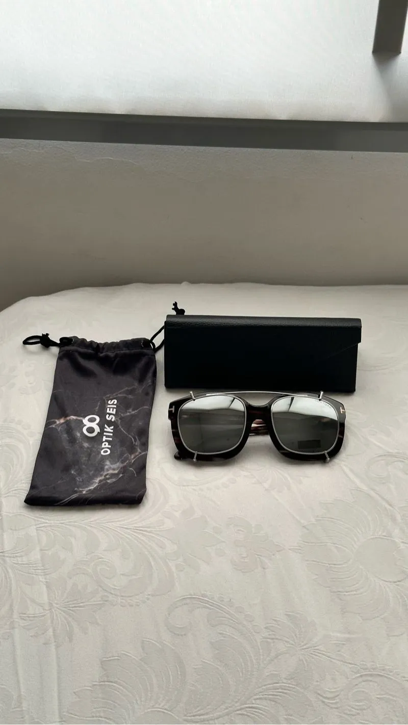 LIKE NEW! Tom Ford Sunglasses photo 1