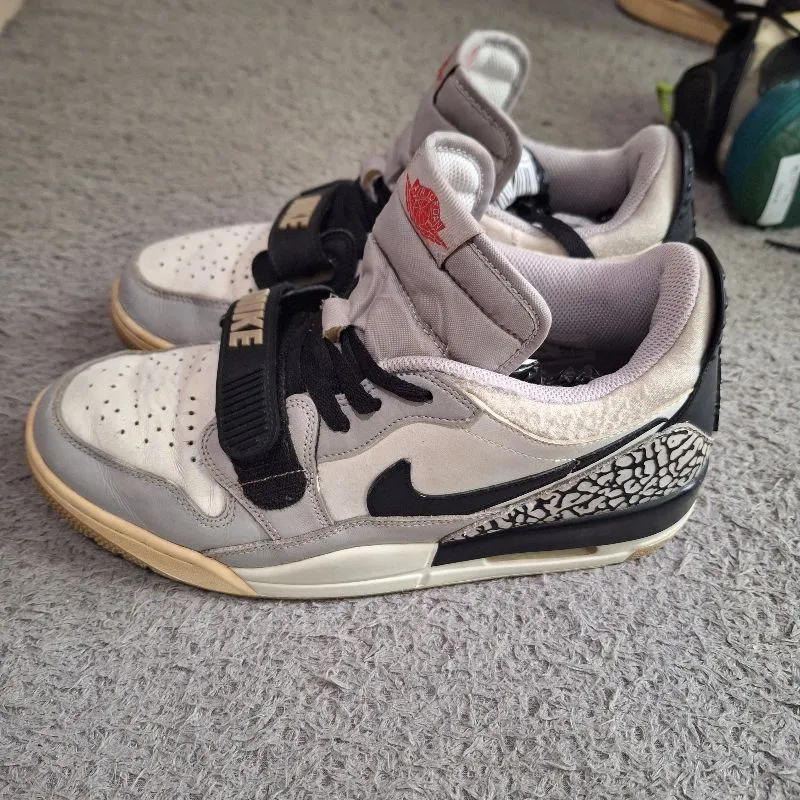 Sepatu Air Jordan Legacy 312 Size 43 / 27,5 cm  photo 1