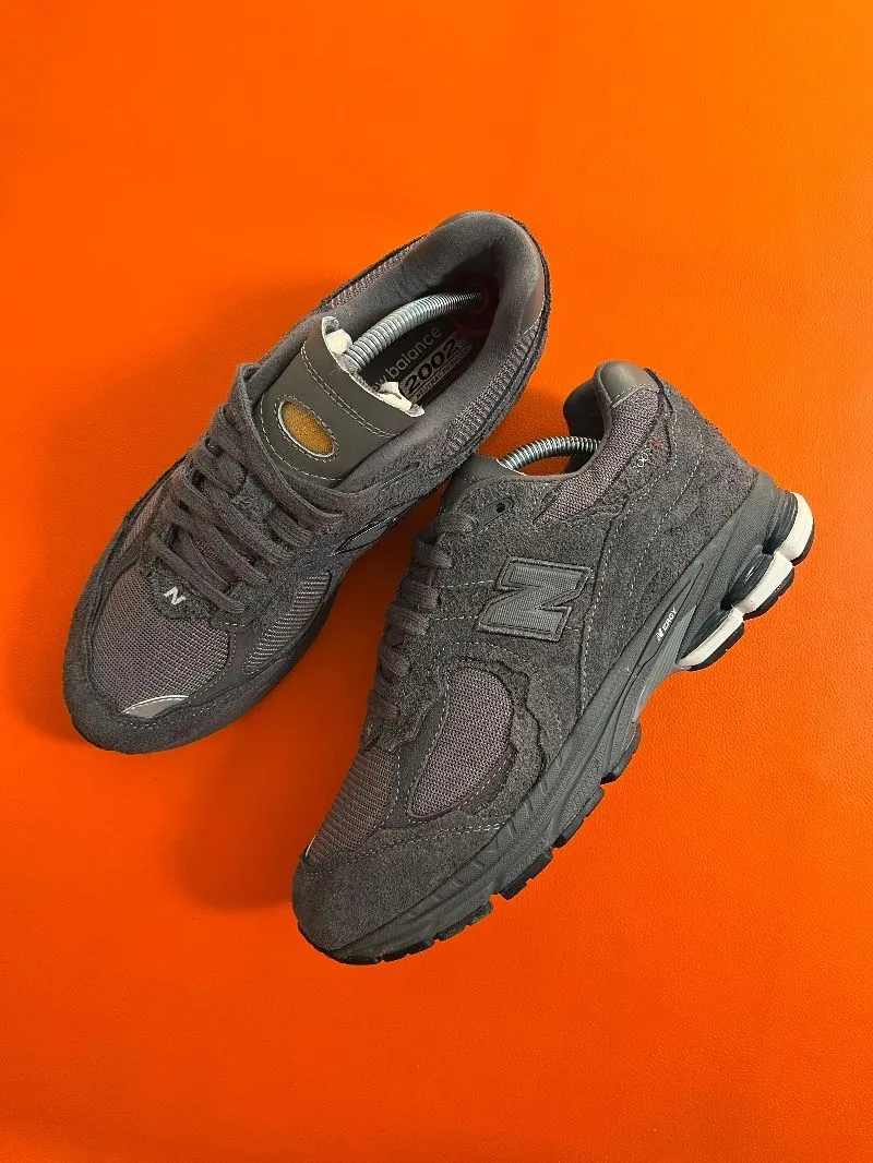 new balance 2002r photo 1