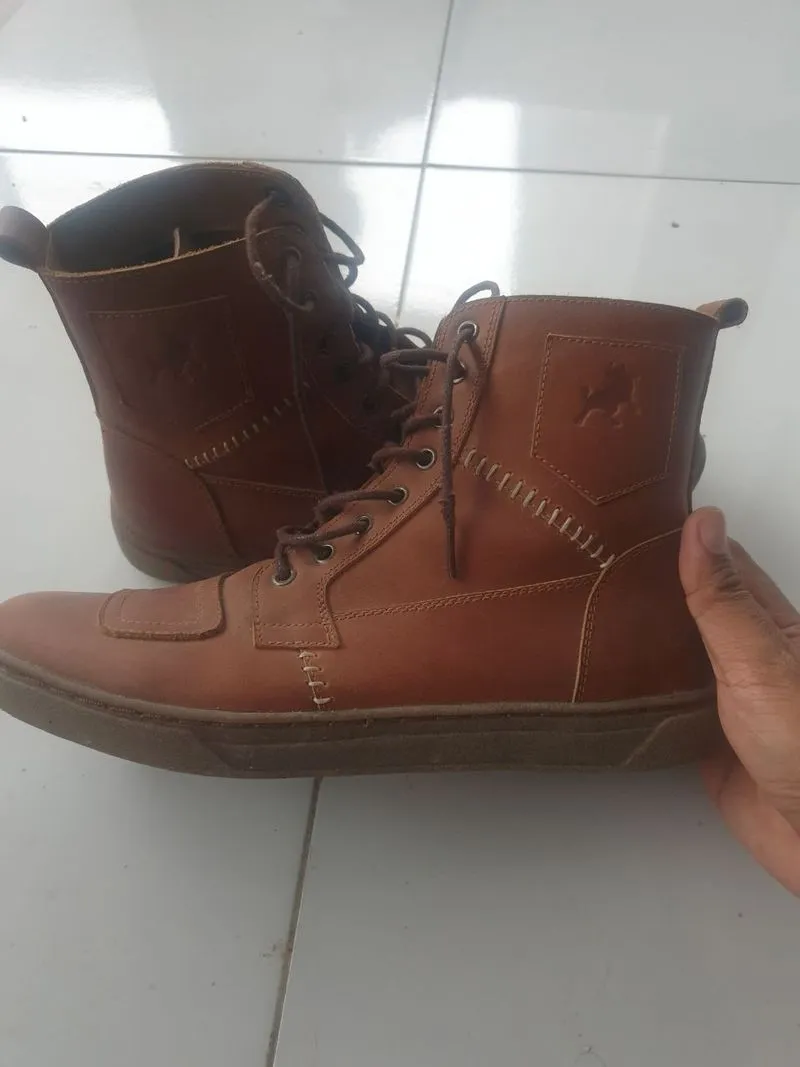 Sepatu boots lois  photo 1