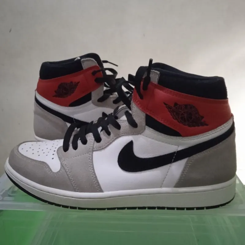 AJ1 smoke grey photo 1