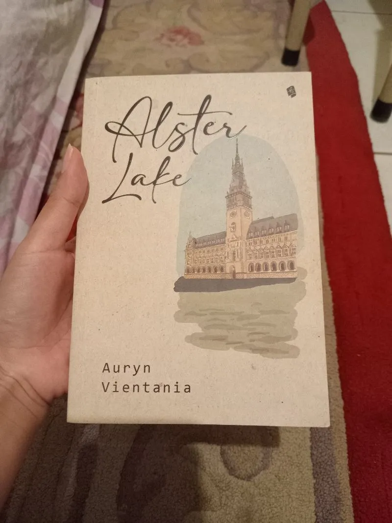 Alster Lake, novel photo 1