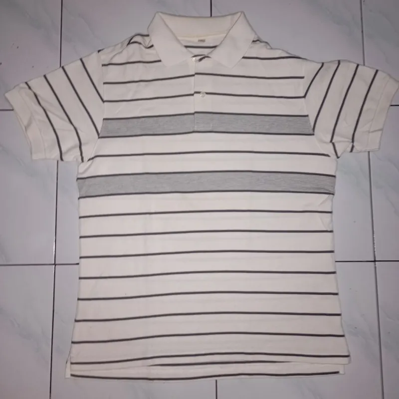 Uniqlo Minimalist Polo shirt Pria white black gray photo 1