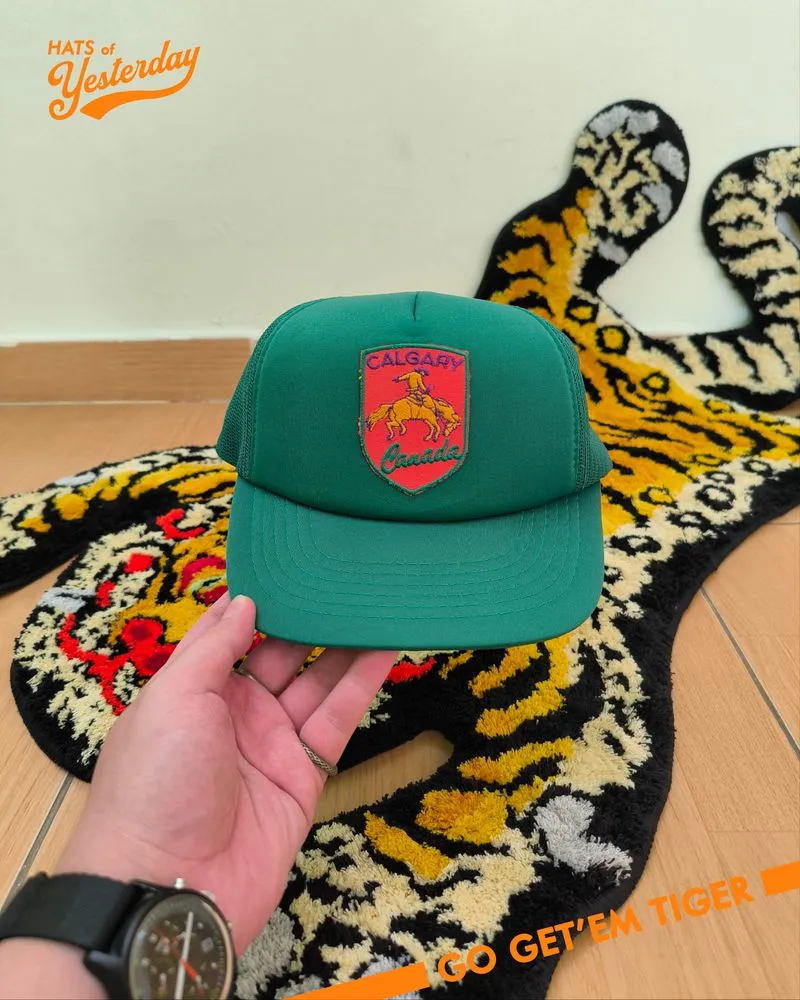 Topi Calgary Canada Cowboy vintage trucker hat Preloved