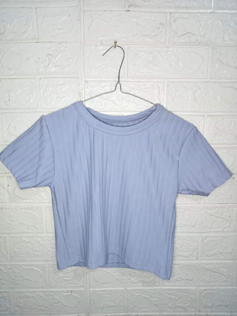 Minimalist Crop top Wanita black blue photo 1