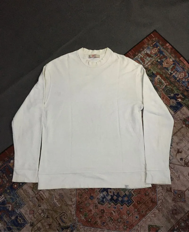 Crewneck white casual photo 1