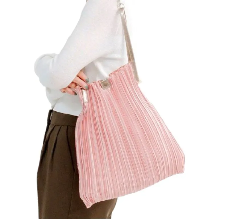 DIONIS PLEATS TOTEBAG MADE IN JAPAN photo 1