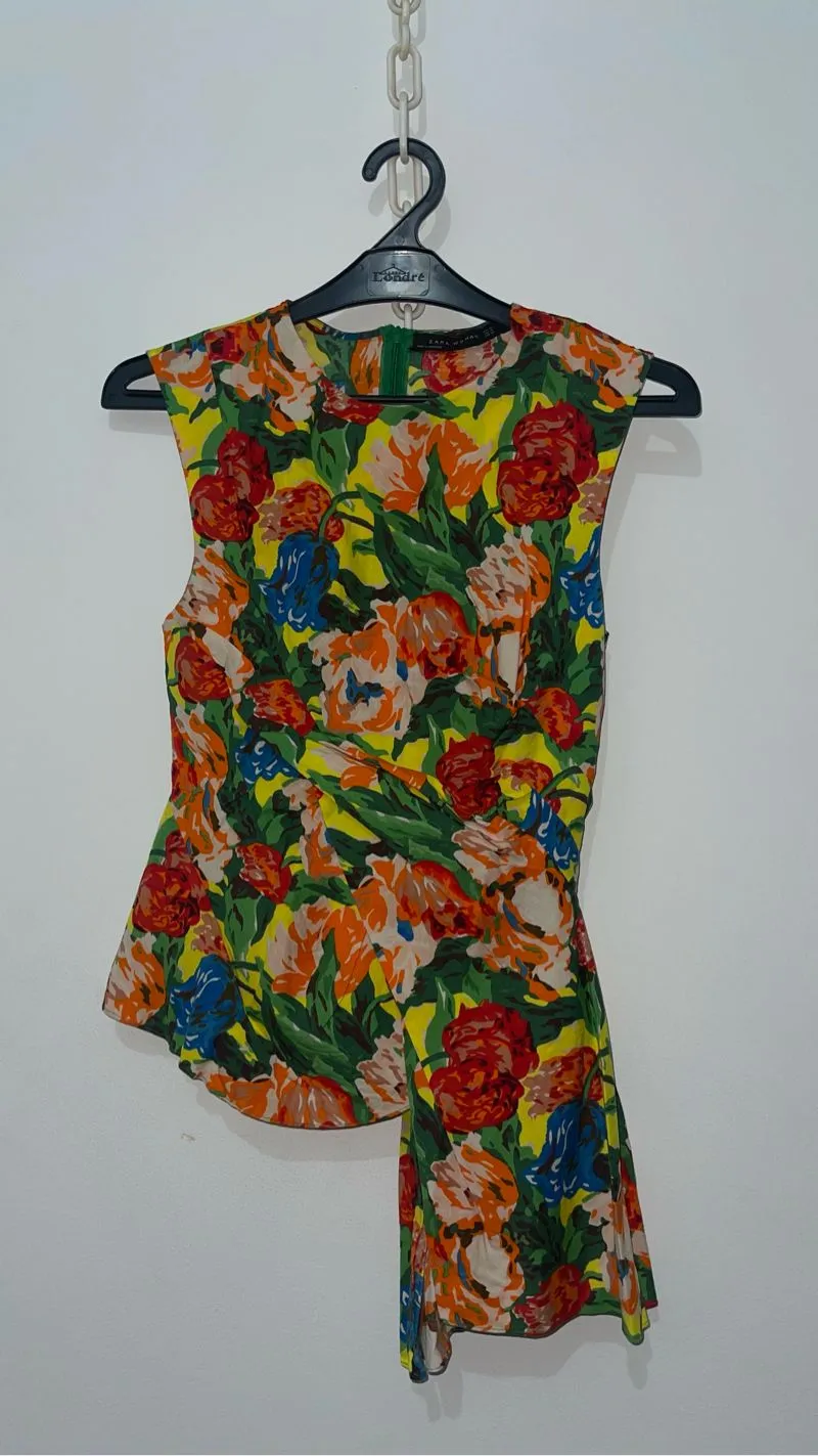 Floral Sleveless blouse  photo 1