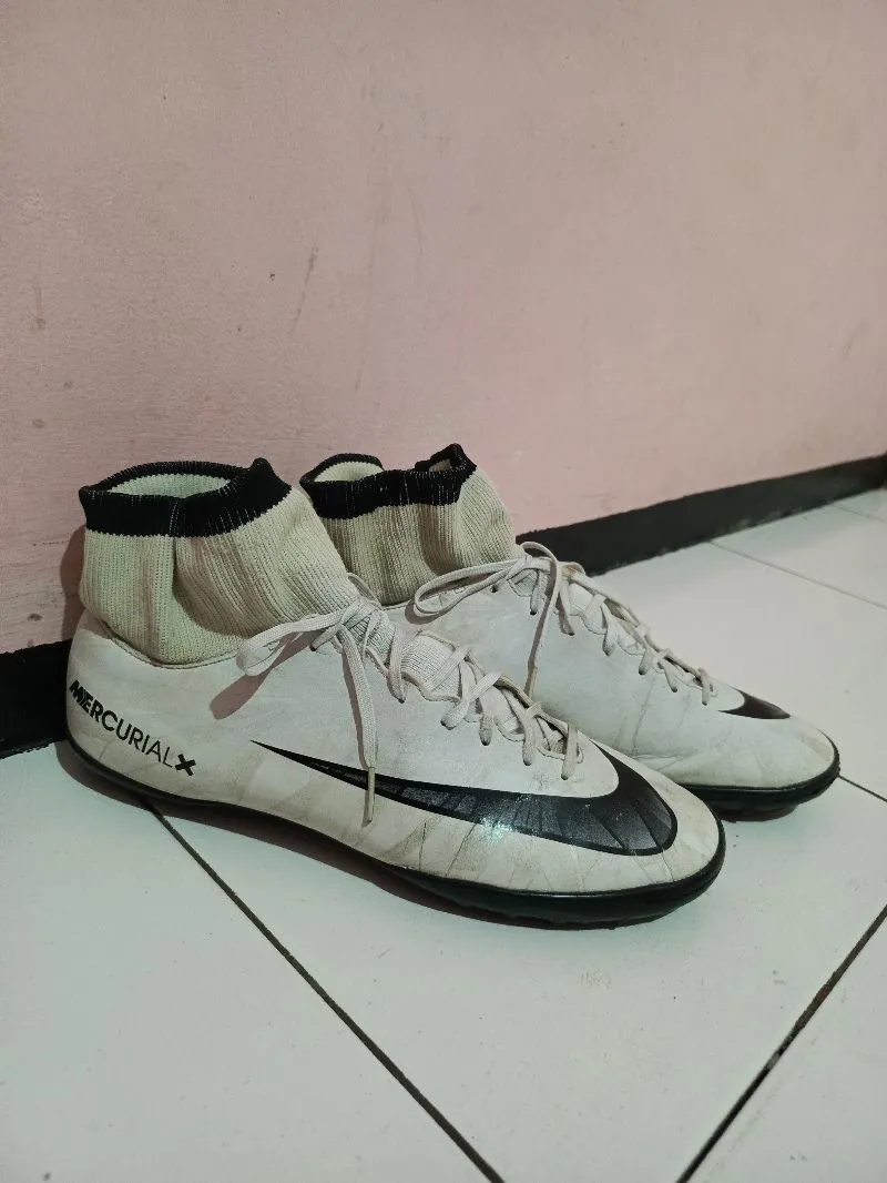 Nike Mercurial X victory VI CR7 black white photo 1