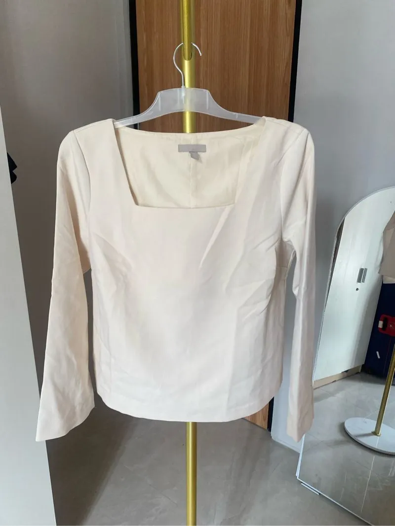 HnM Top Blouse Atasan Broken White Kerah Kotak photo 1