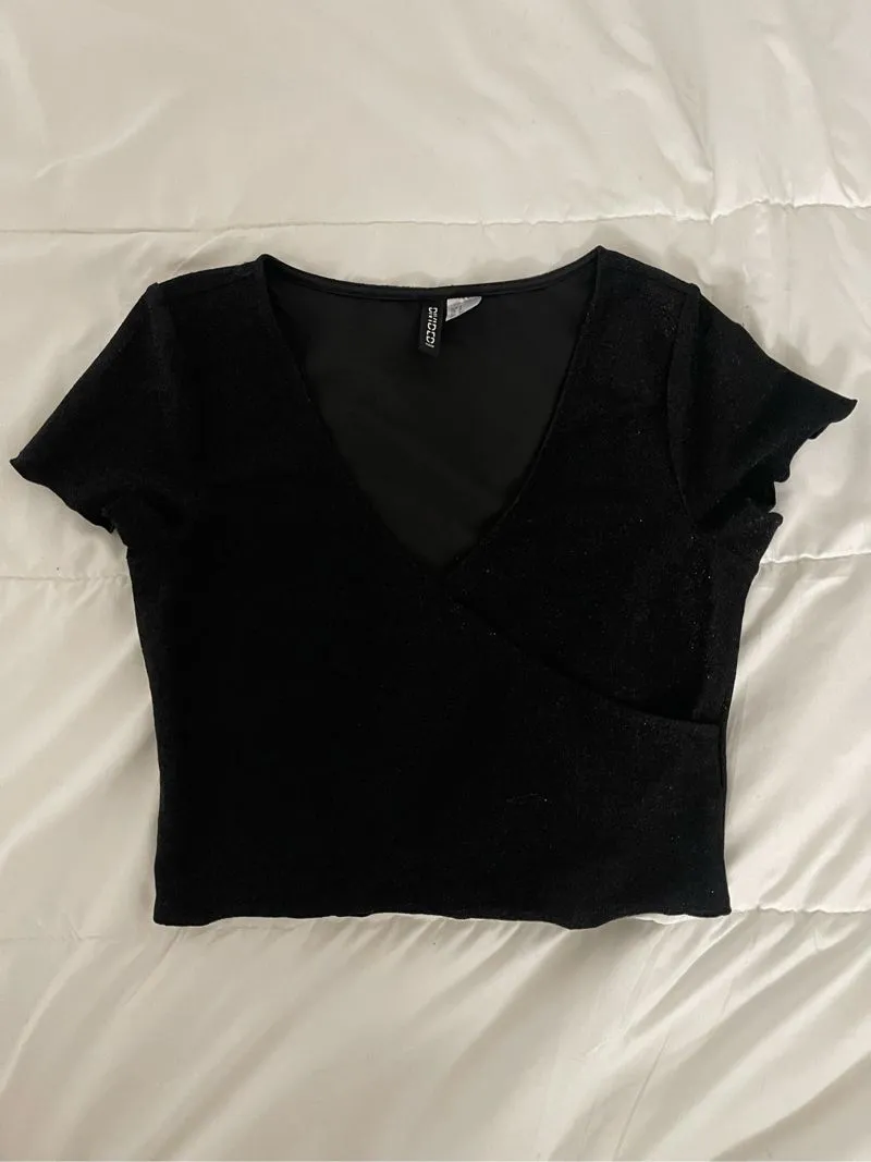 H&M V-neck Crop Top photo 1