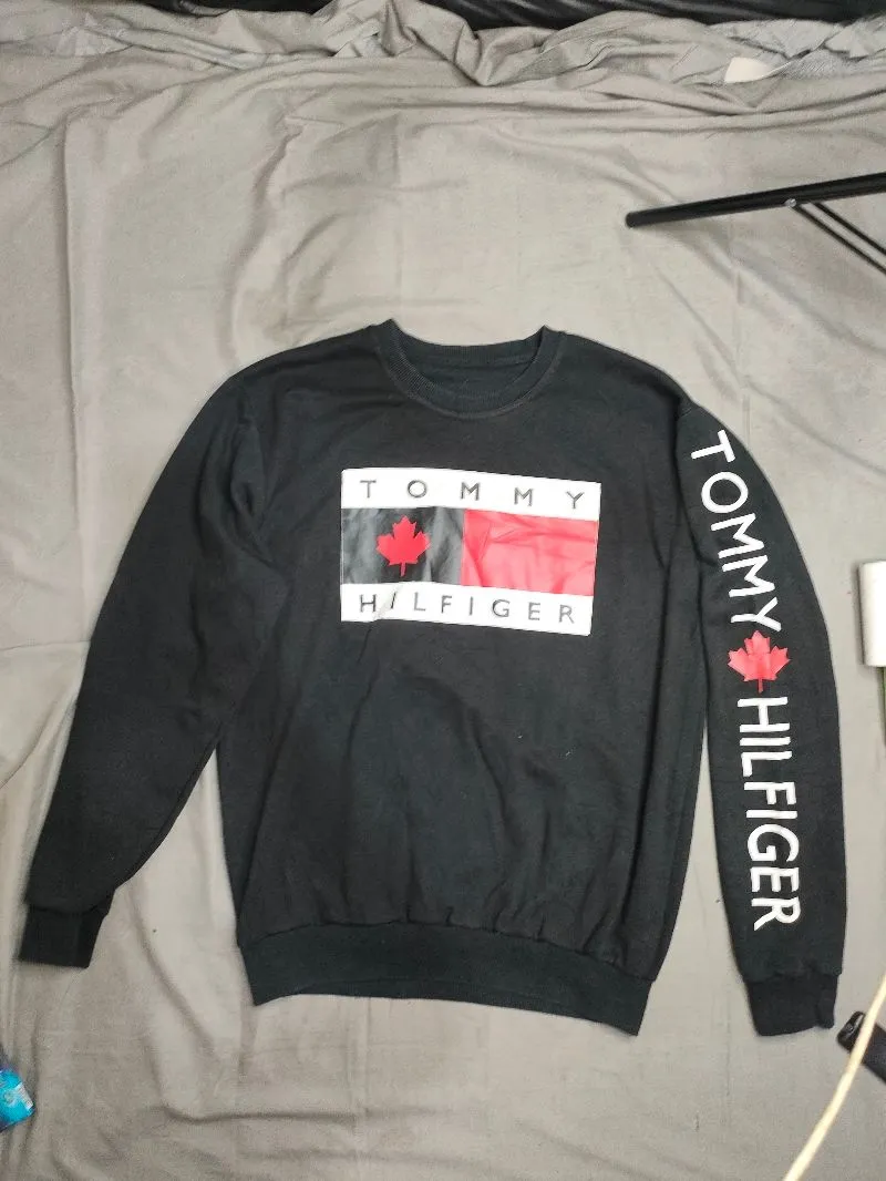 TOMMY HILFIGER photo 1