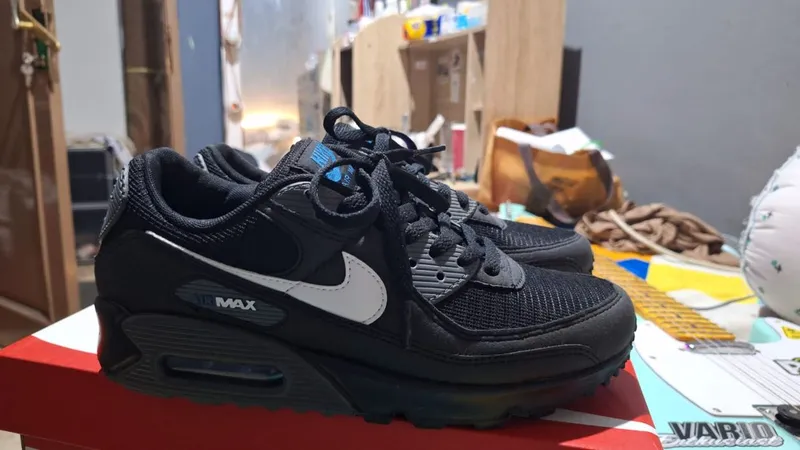 Nike Streetwear Sportswear Sneakers Pria white black photo 1