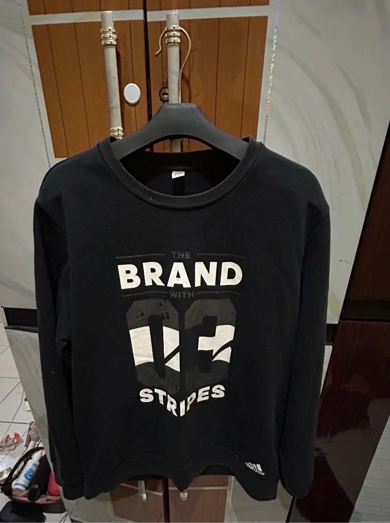 adidas Crewneck photo 1