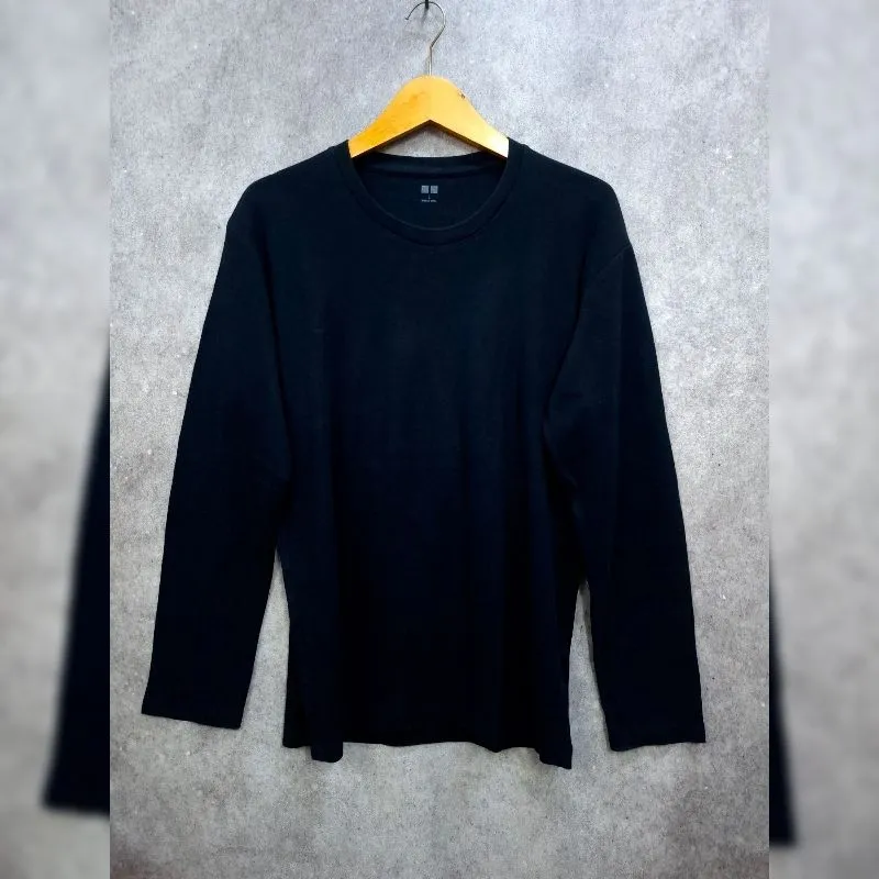Uniqlo Kaos photo 1