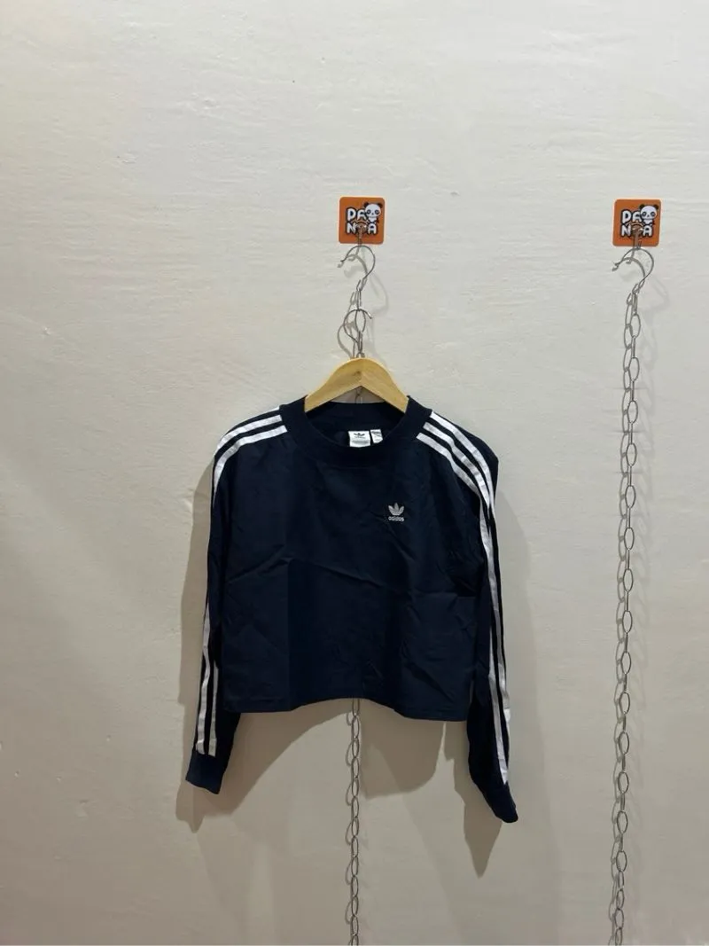 Adidas  photo 1