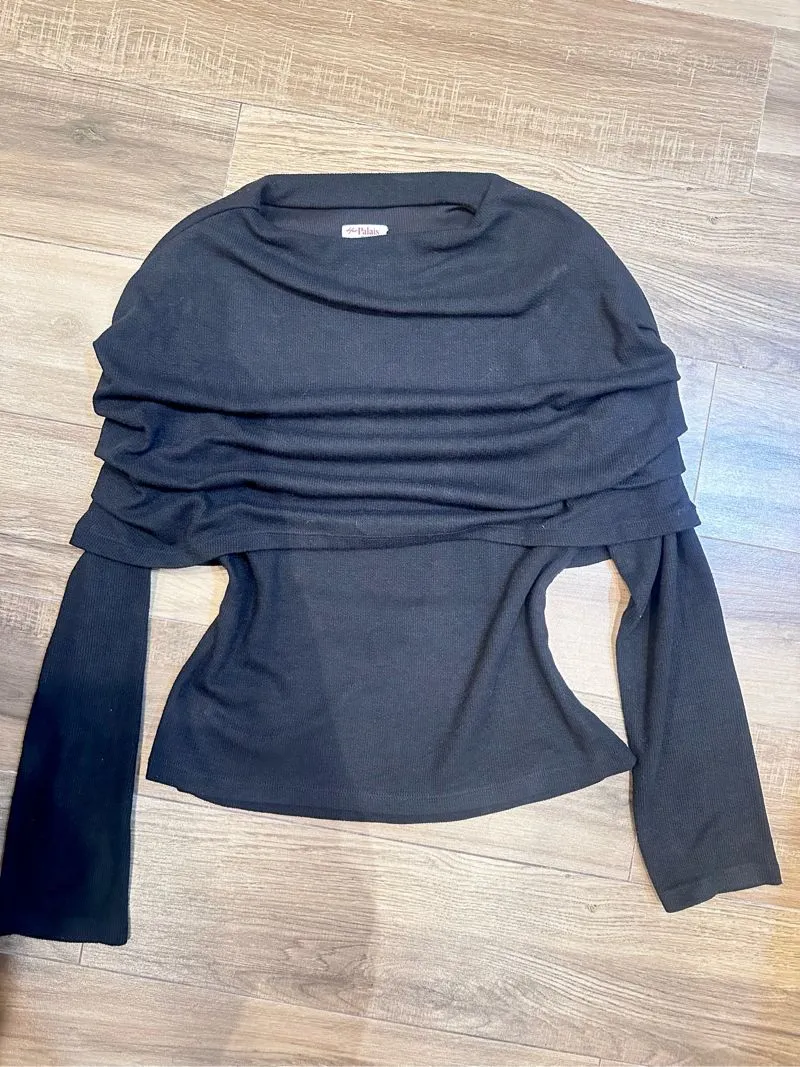 black top her palais photo 1