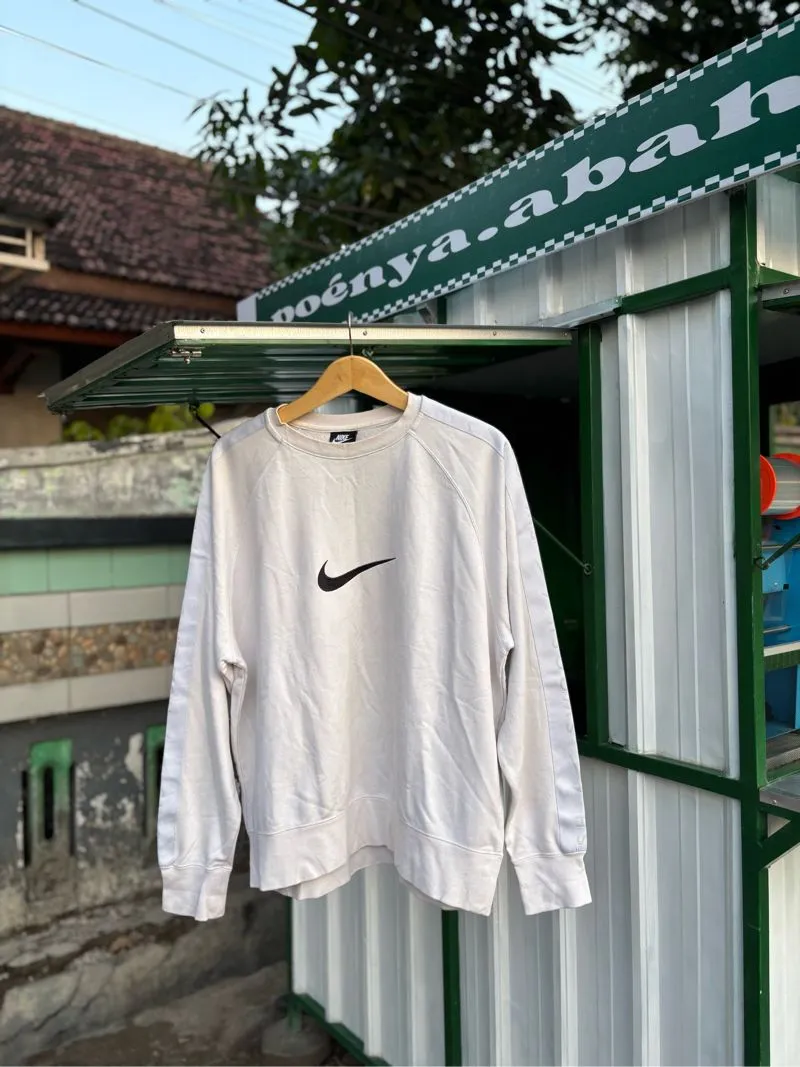 crewneck nike photo 1
