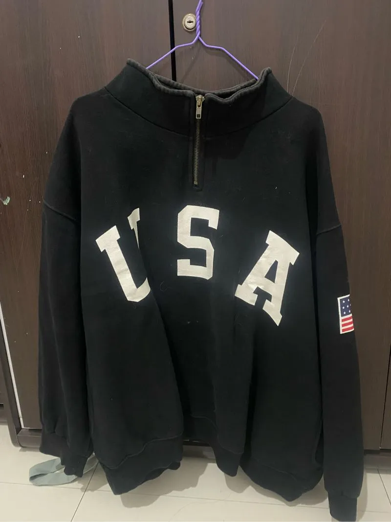 sweater usa photo 1