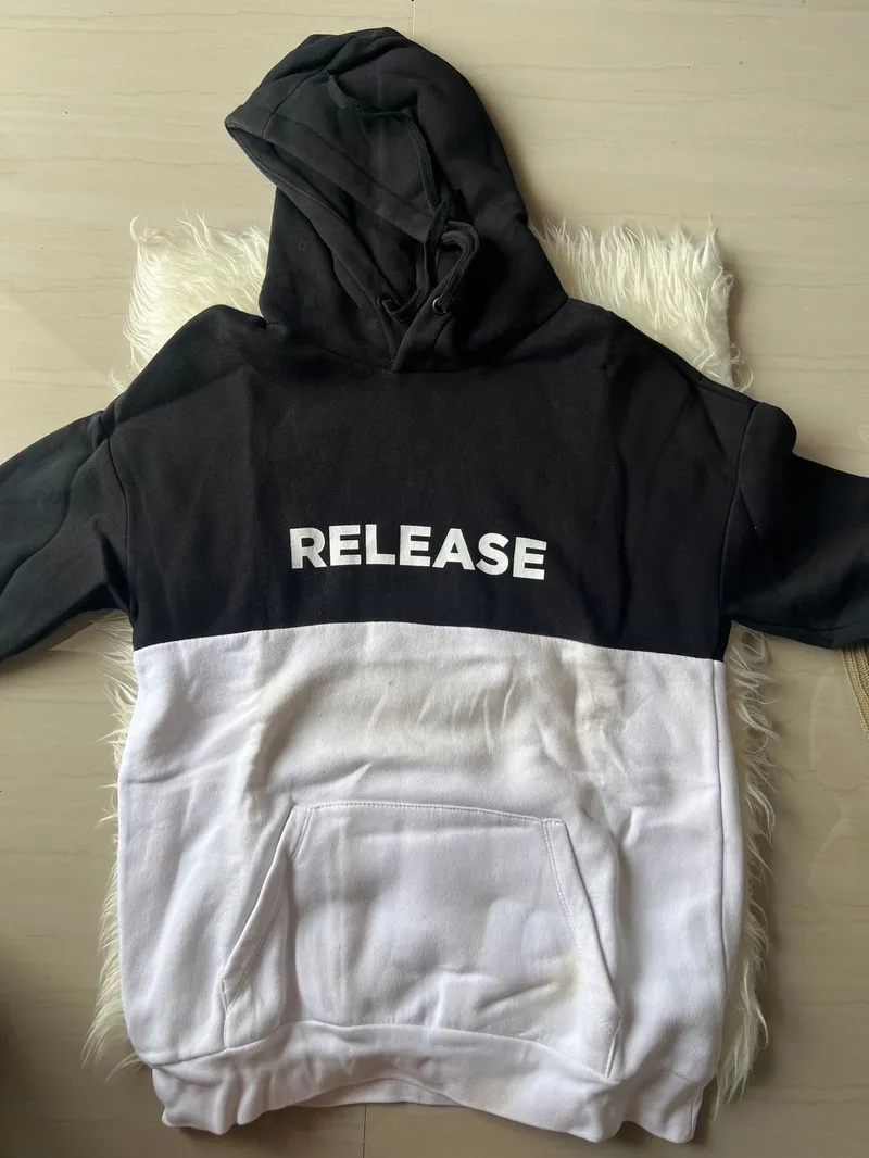 Bershka Streetwear Casual Hoody Wanita multicolor white black photo 1