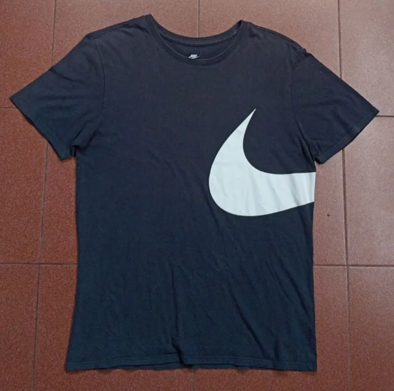 T-SHIRT NIKE BIG SWOOSH  photo 1