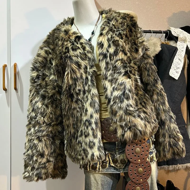 Fuzzy leopard fur coat photo 1