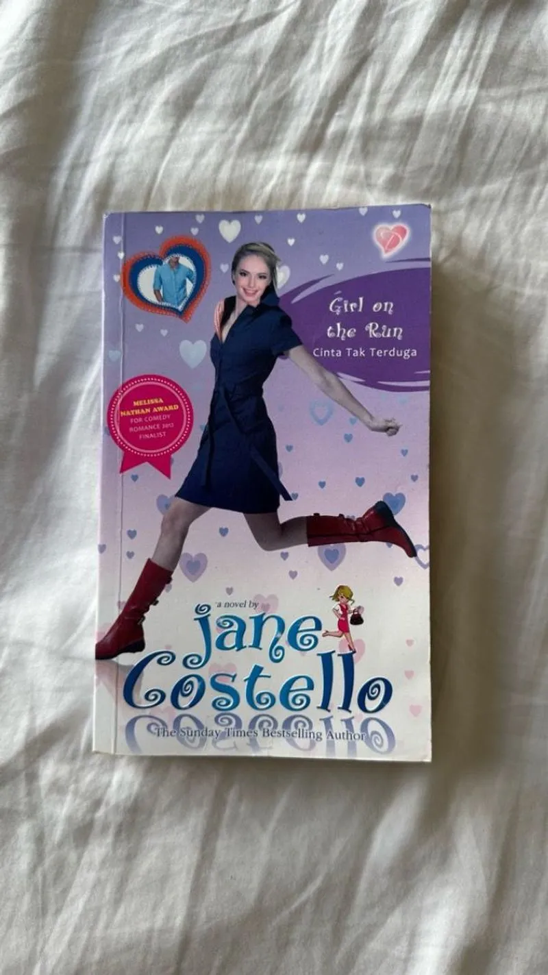 [B1G2] Buku Girl on the Run Cinta Tak Terduga by Jane Costel photo 1