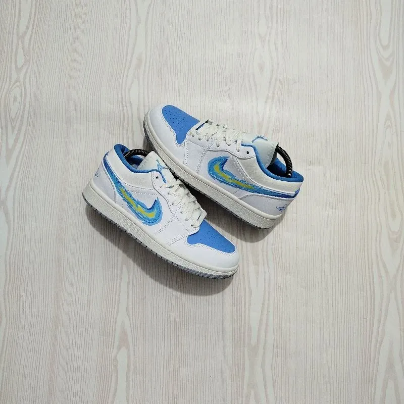 Nike Air Jordan photo 1