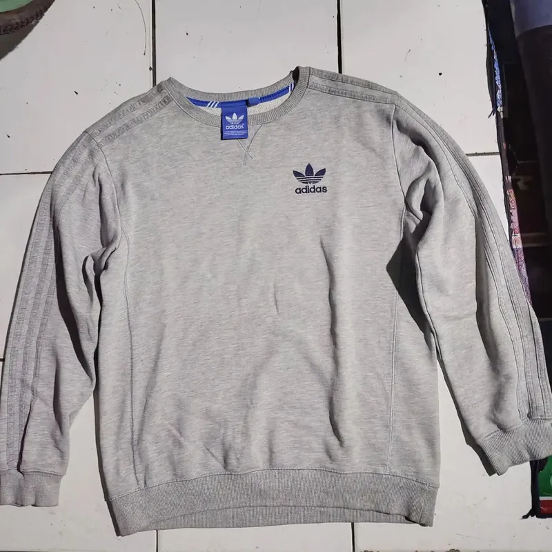 Adidas Streetwear Sweater Pria silver