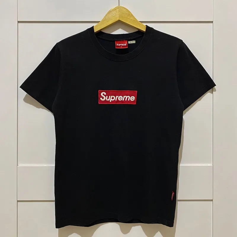 Supreme Casual T-shirt Wanita black photo 1