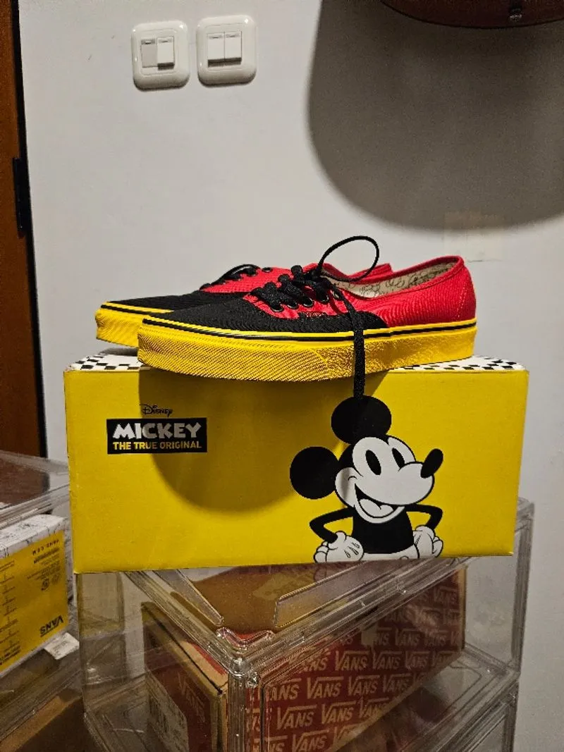 VANS x Disney Authentic 90th Mickey Mouse Anniversary  photo 1