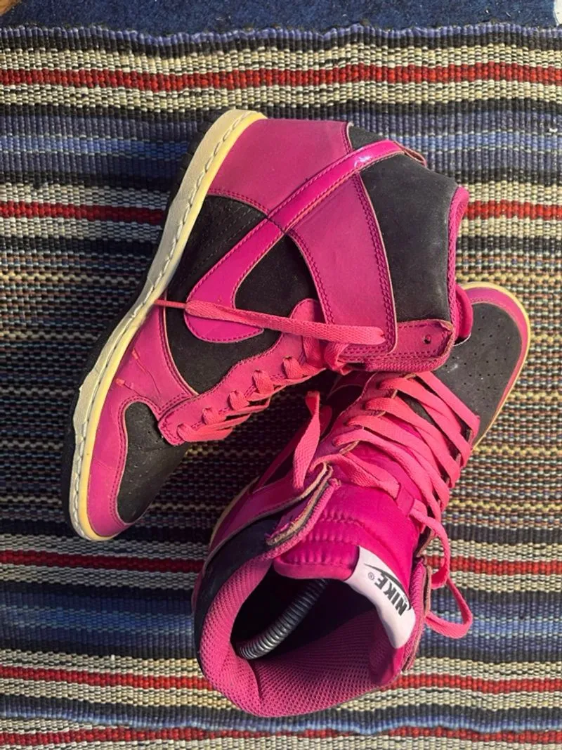 Sepatu Sneakers Nike SB Dunk High photo 1