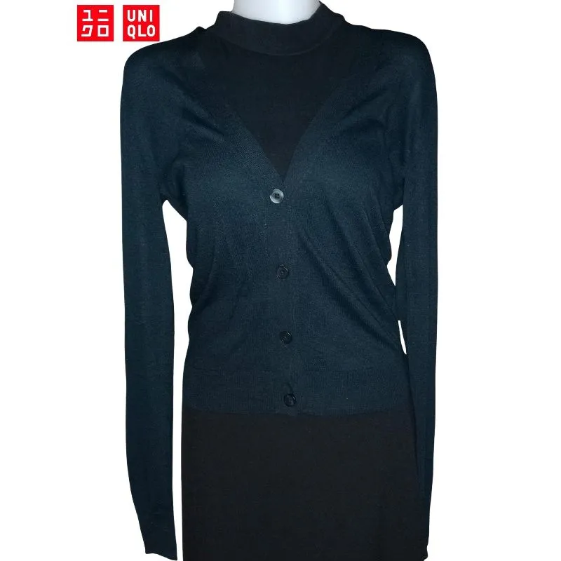 Basic Cardigan UNIQLO Navy – Rajut Tipis Adem, Simple & Casu photo 1