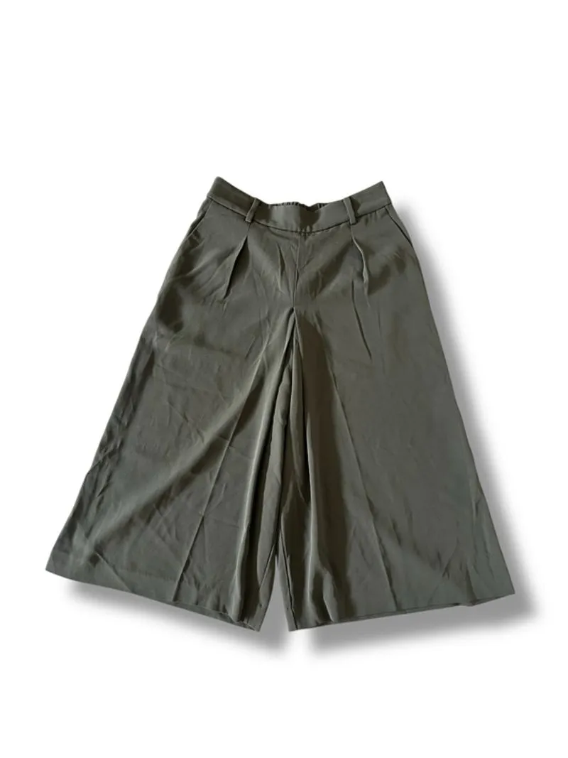 Uniqlo Culotte Pants photo 1