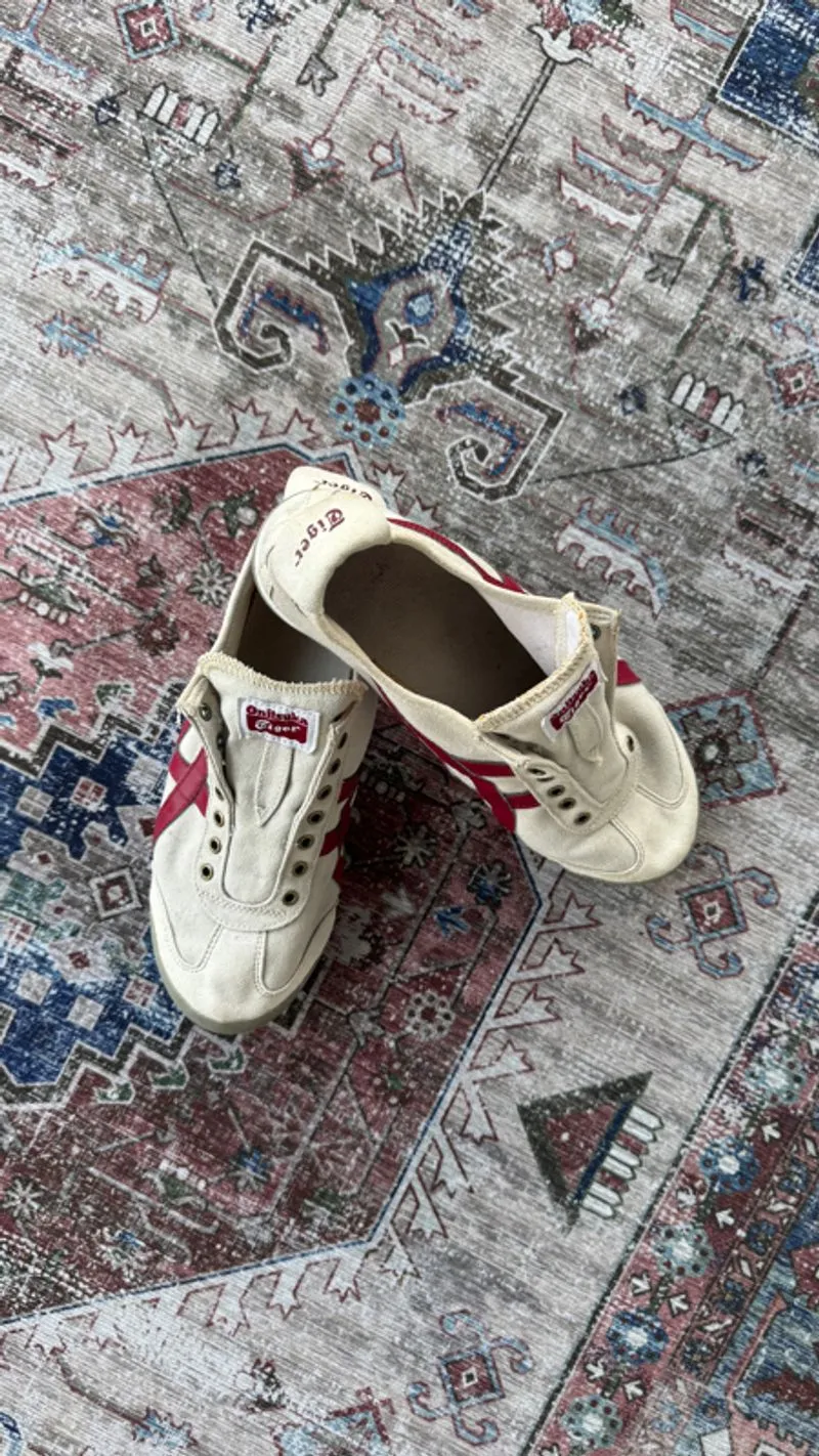 ONITSUKA TIGER MEXICO 66 SLIP-ON | RED STRIPE | CREAM CANVAS photo 1